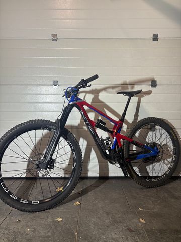 Tweedehands Intense Carbine SRAM GX Eagle AXS 2020 Mountainbike — afbeelding 3 van 10