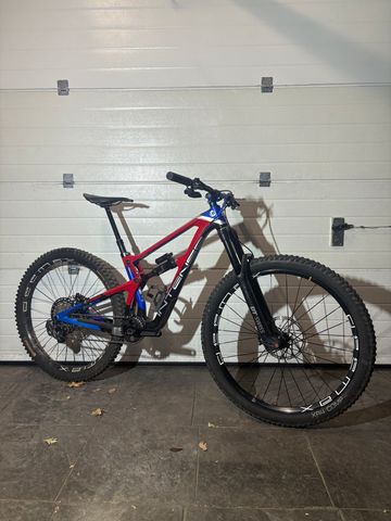 Tweedehands Intense Carbine SRAM GX Eagle AXS 2020 Mountainbike — afbeelding 2 van 10