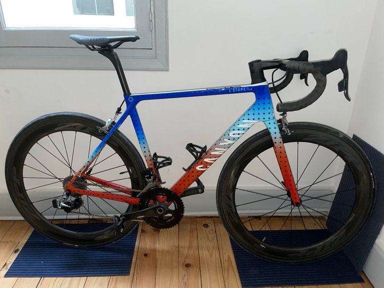 Used Canyon Ultimate CF SLX 2018 2018 Road & Gravel, Blau — image 1 of 4