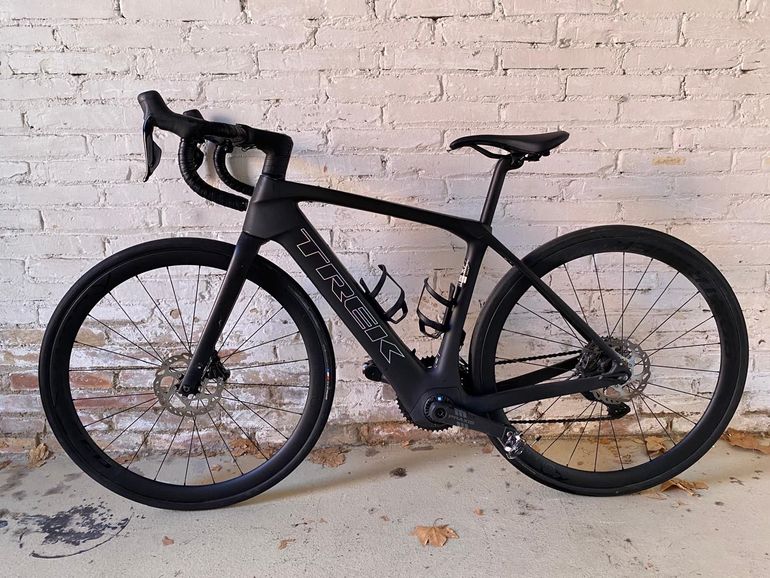 Used Trek Domane Shimano 105 Di2 2023 Road & Gravel, Black — image 2 of 6