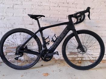 Used Trek Domane Shimano 105 Di2 2023 Road & Gravel