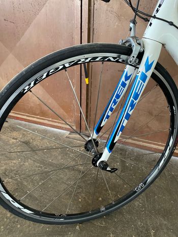 Used Trek Madone 5.9 2013 Road & Gravel, White — image 4 of 7