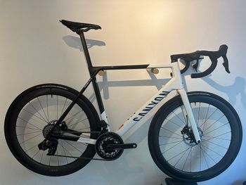 CANYON キャニオン ULTIMATE CF SL 7 DISC e-tap 2023 Canyon Ultimate CF SL 7 eTap – Specs, Comparisons
