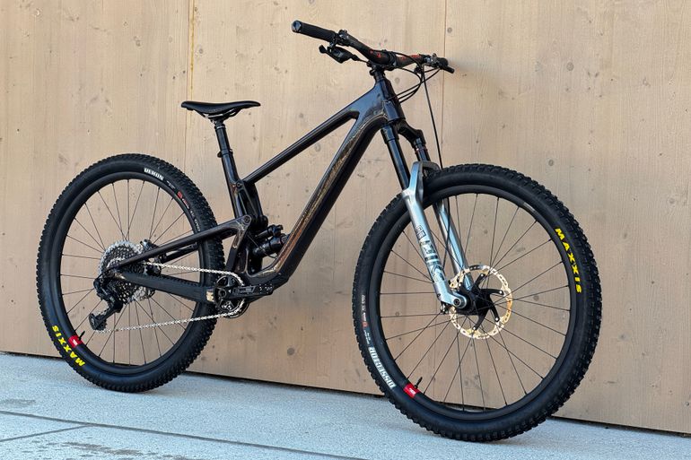 氣志團C.B CROSS KAI-KING SHIRIS MEN'S Santa Cruz Tallboy XX1 / Chris King / Reserve / EeWings / XTR