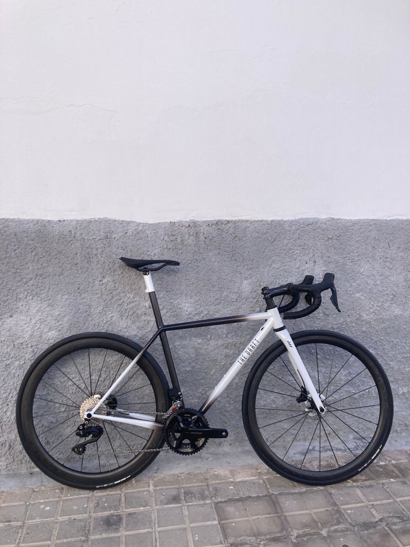 Brugt Custom The Draft Hypatia 2024 Road & Gravel — billede 1 af 12