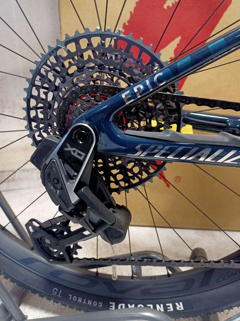 Used Specialized Epic WC Pro 2024 Mountainbike, Blue — image 6 of 7