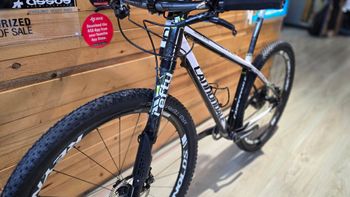 Used Cannondale F-Si Carbon Team 2017 2017 Mountainbike, Weiß, 27.5 — image 7 of 9