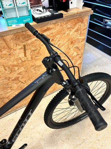 Used Scott Contrail 30 2025 Mountainbike, Black, 29 — image 3 of 10