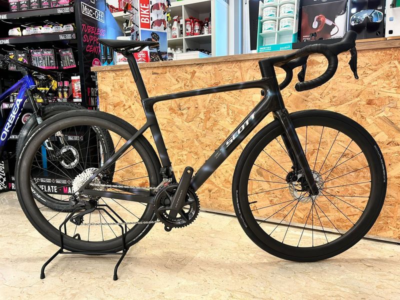 Used Scott BICI SCOTT ADDICT RC 10 (2026) 2026 Road & Gravel