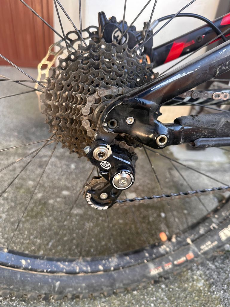 Used Specialized Enduro SRAM GX Eagle AXS (T-Type) 2015 Mountainbike, White — image 3 of 4