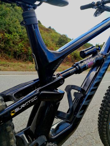 Canyon Torque 29 CF 7 2023 2023 Mountainbike usato, Nero — immagine 8 di 10