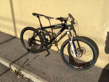 Used Trek ARTIGIANALE 2024 Mountainbike, Black — image 7 of 7