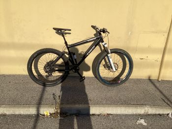 Used Trek ARTIGIANALE 2024 Mountainbike, Black — image 4 of 7