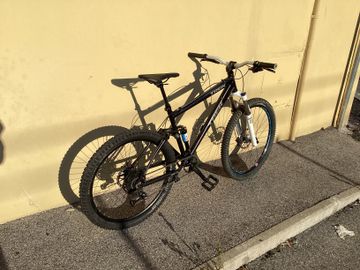 Used Trek ARTIGIANALE 2024 Mountainbike, Black — image 6 of 7