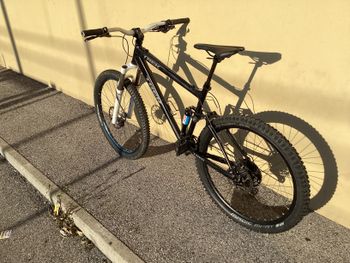 Used Trek ARTIGIANALE 2024 Mountainbike, Black — image 2 of 7