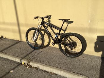 Used Trek ARTIGIANALE 2024 Mountainbike, Black — image 1 of 7