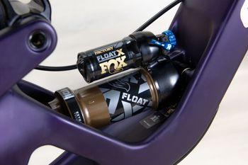 Used Santa Cruz Hightower 4 CC 2025 Mountainbike, Purple — image 7 of 25