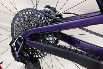 Used Santa Cruz Hightower 4 CC 2025 Mountainbike, Purple — image 6 of 25