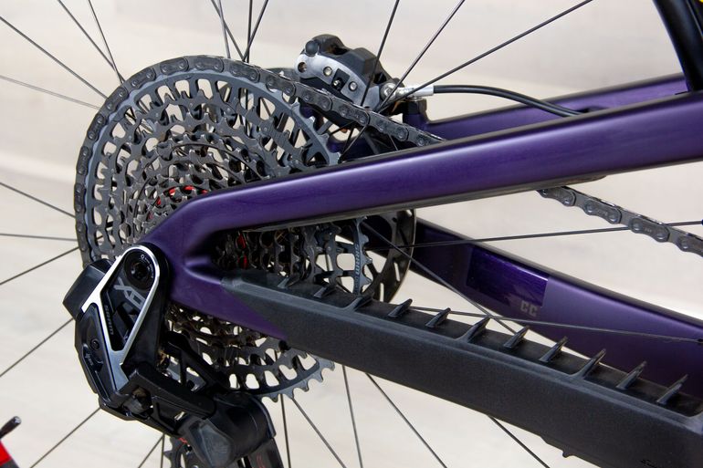Used Santa Cruz Hightower 4 CC 2025 Mountainbike, Purple — image 6 of 25