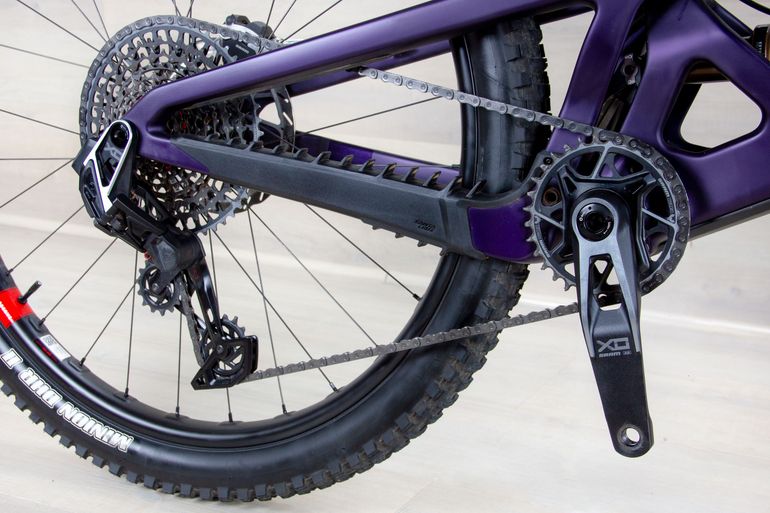 Used Santa Cruz Hightower 4 CC 2025 Mountainbike, Purple — image 5 of 25