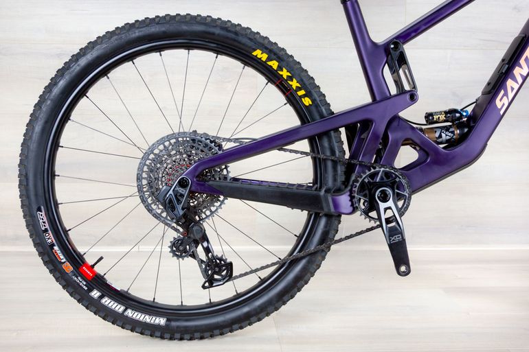 Used Santa Cruz Hightower 4 CC 2025 Mountainbike, Purple — image 3 of 25