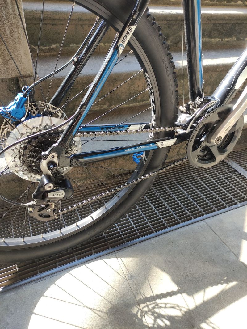 Used Trek 3700 Disc 2015 2015 Mountainbike, Black, 26 — image 3 of 9
