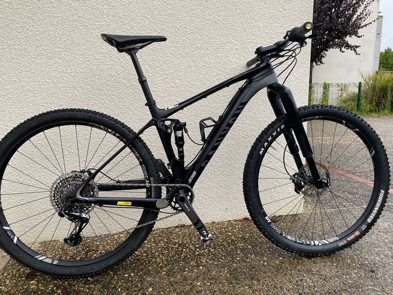 Canyon Lux CF SL 8.0 Pro Race 2019