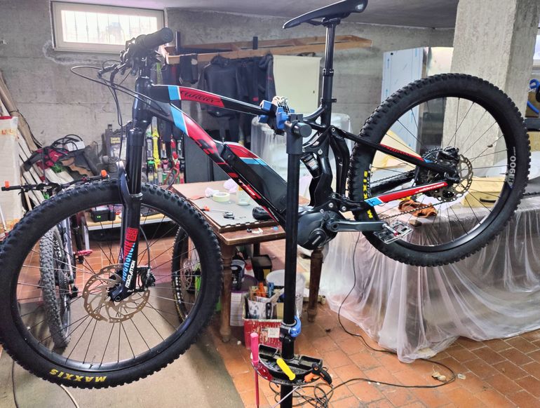 Used Wilier E803trb Shimano Deore XT Di2 2020 Mountainbike, Red — image 1 of 13