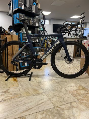 Bianchi, Oltre Comp Ultegra Di2