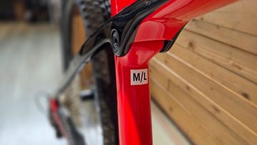 Used Trek Procaliber 9.5 2024 2024 Mountainbike, Orange, 29 — image 4 of 4