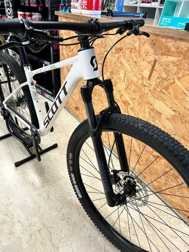 Scott Scale 940 (2026) 2026 Mountainbike usato, Bianco — immagine 9 di 13