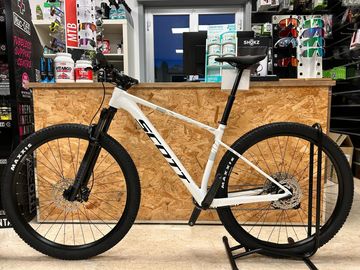 Scott Scale 940 (2026) 2026 Mountainbike usato, Bianco — immagine 2 di 13