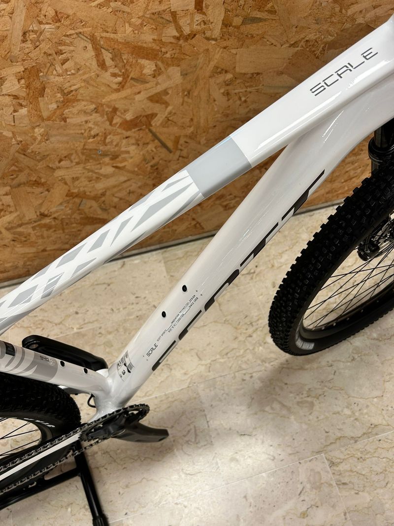 Scott Scale 940 (2026) 2026 Mountainbike usato, Bianco — immagine 10 di 13