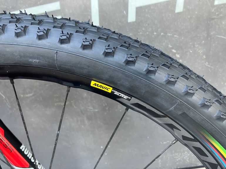Used Specialized Epic FSR 2018 Mountainbike, Red — image 7 of 8