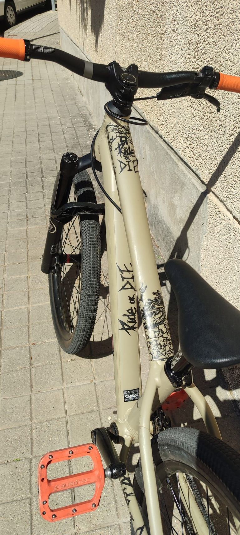 Commencal Absolut Sand Commencal ABSOLUT 2022 2022