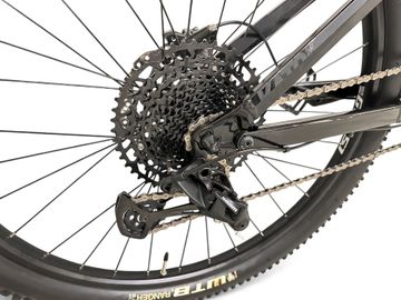 Used Ghost Kato FS 2022 2022 Mountainbike, Black, 27.5 — image 2 of 12