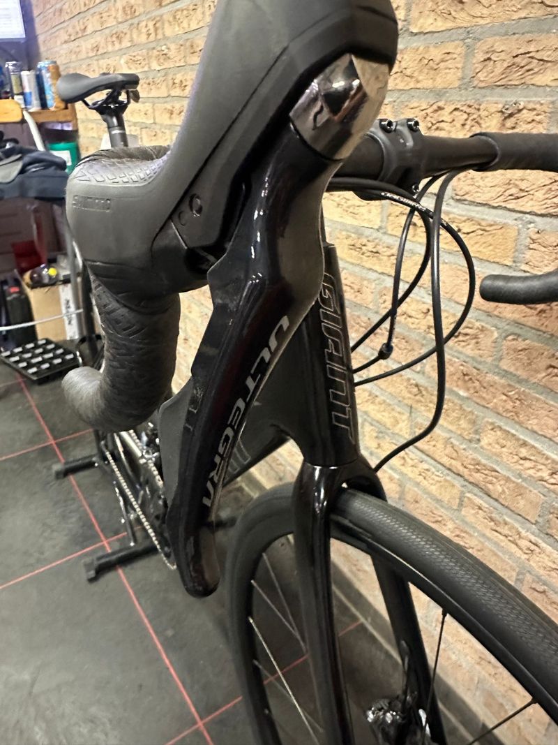 Giant Defy Advanced 1 2022 2022 Road & Gravel de segunda mano, Negro — imagen 3 de 5