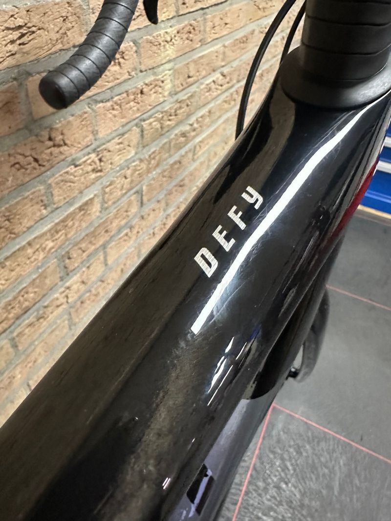 Giant Defy Advanced 1 2022 2022 Road & Gravel de segunda mano, Negro — imagen 5 de 5