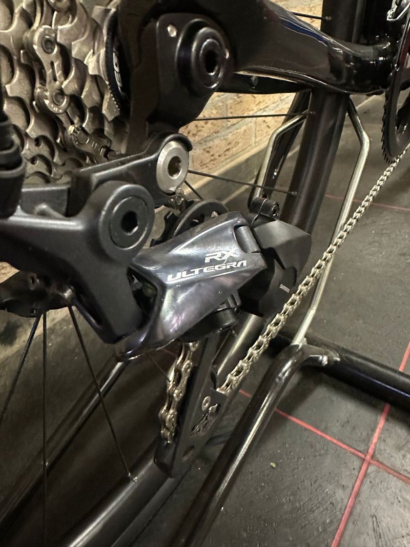 Giant Defy Advanced 1 2022 2022 Road & Gravel de segunda mano, Negro — imagen 2 de 5
