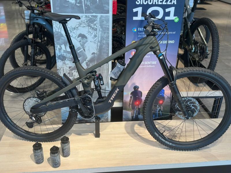 Brugt Trek Slash+ 9.7 SLX/XT 2025 2025 Mountainbike — billede 1 af 4