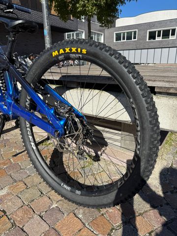 Tweedehands Trek Session 8 2023 2023 Mountainbike — afbeelding 3 van 11