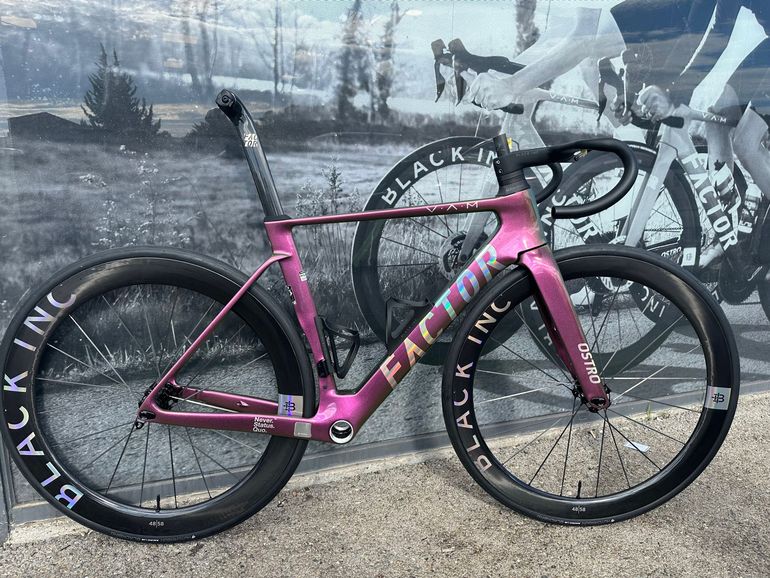 Factor Ostro Vam Scarab 2025