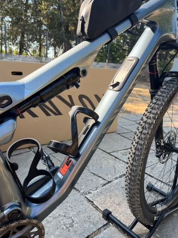 Canyon Lux Trail CF 9 2024 2024 Mountainbike usato, Grigio chiaro — immagine 13 di 15