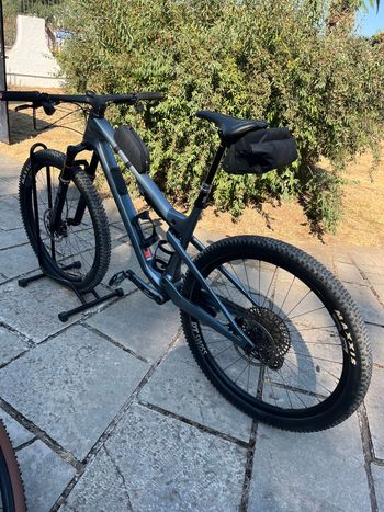 Canyon Lux Trail CF 9 2024 2024 Mountainbike usato, Grigio chiaro — immagine 2 di 15