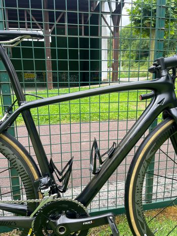 Used Specialized Tarmac SRAM Red eTap 2016 Road & Gravel — image 12 of 13