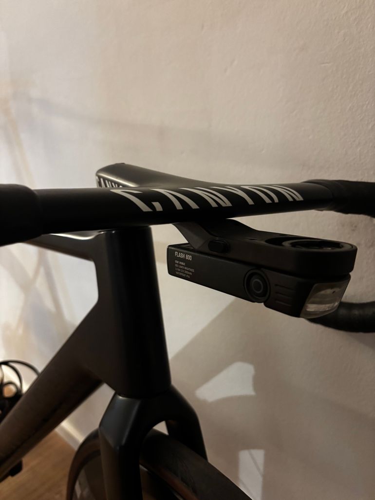 Used Canyon Ultimate CF SLX 8 Di2 2023 2023 Road & Gravel, Black — image 8 of 9