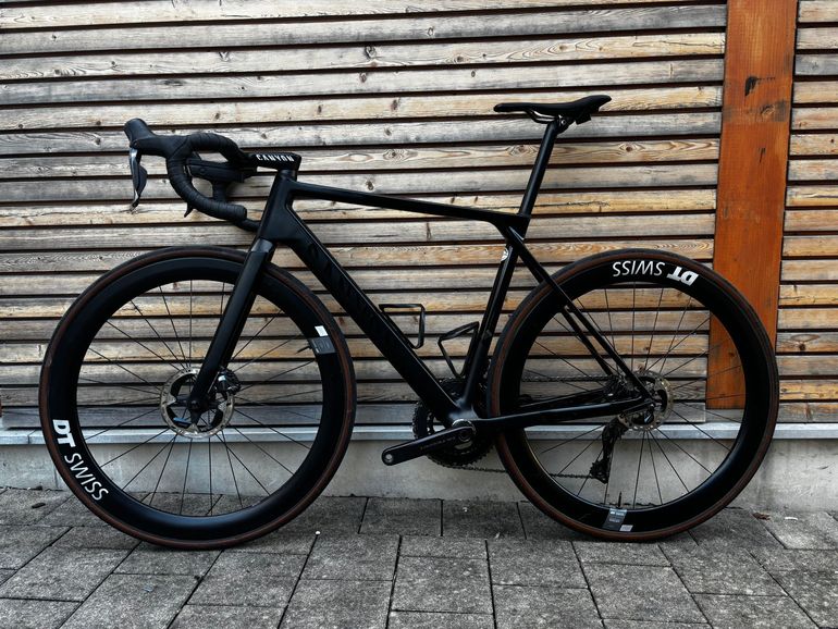 Used Canyon Ultimate CF SLX 8 Di2 2023 2023 Road & Gravel, Black — image 2 of 9