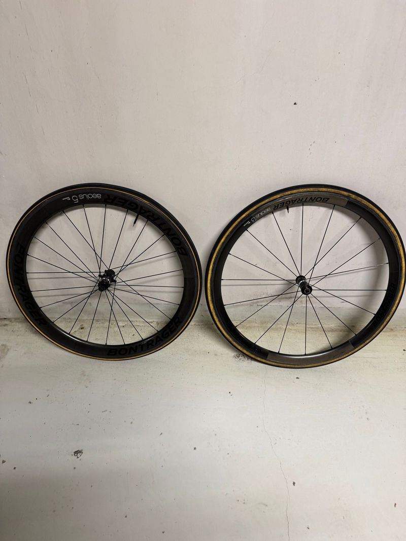 Used Trek Madone 9.9 2017 2017 Road & Gravel, Black — image 11 of 16