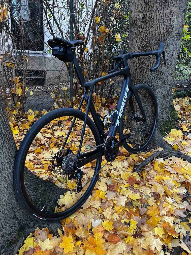 Used Trek Madone SL 5 Gen 8 2025 2025 Road & Gravel, Black — image 3 of 10