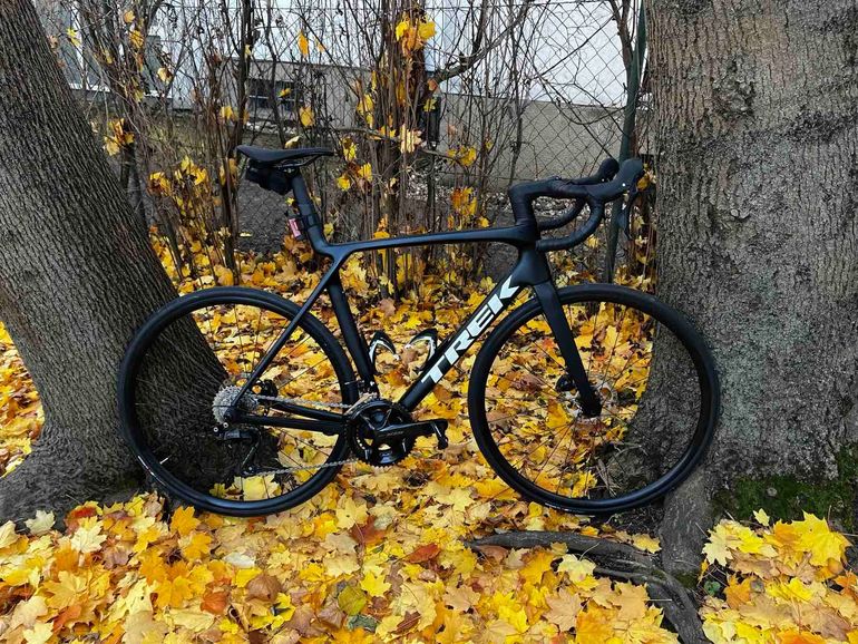 Used Trek Madone SL 5 Gen 8 2025 2025 Road & Gravel, Black — image 2 of 10
